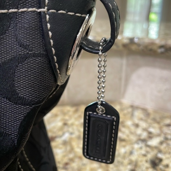 🖤COACH black signature canvas and leather bucket bag. - Picture 4 of 15